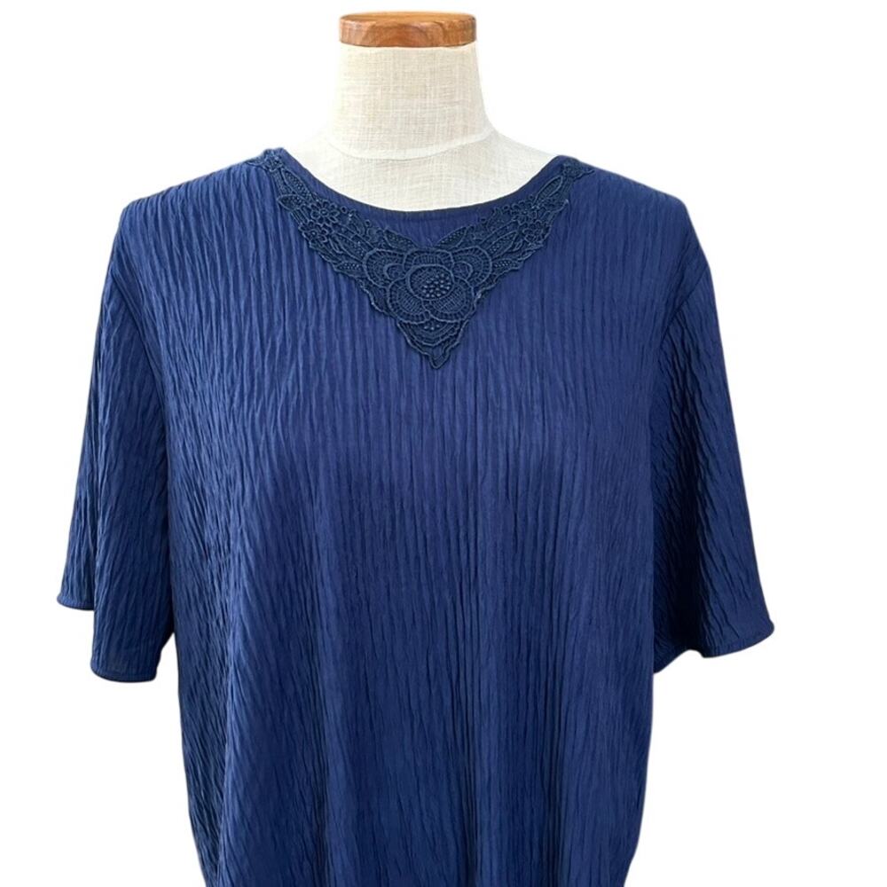 Heritage Road Vintage Navy Crinkle Blouse 2X Lace Applique Keyhole Plus Size